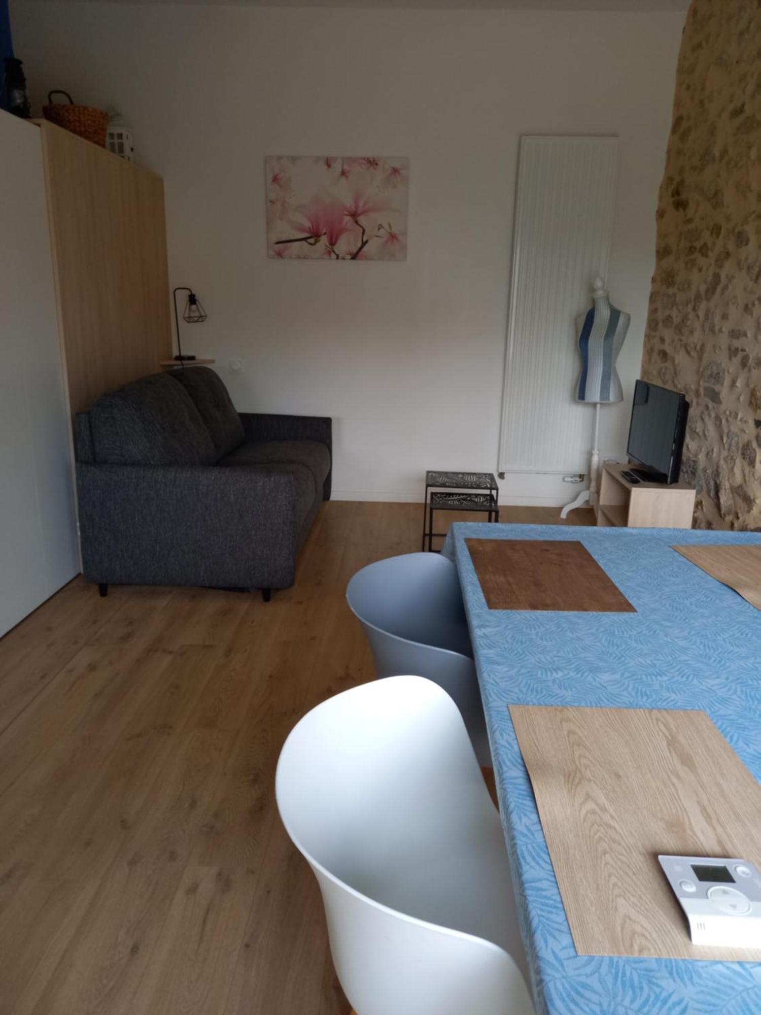 Gite La Petite Maison Montournais Exterior foto